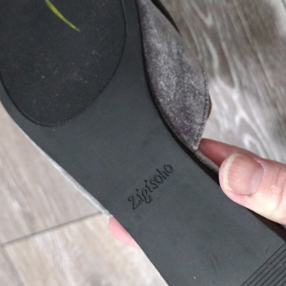 Zigi Soho grey velvet bowtie mules. New. Size 9 - Picture 7 of 9